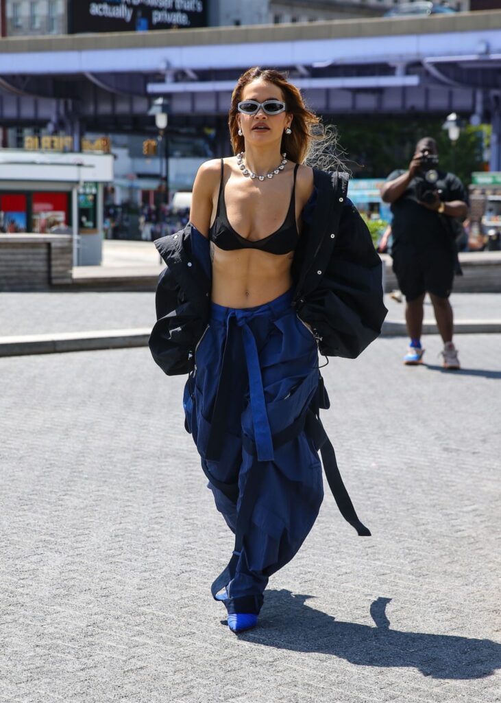 Rita Ora embraces monochromatic cool 48360
