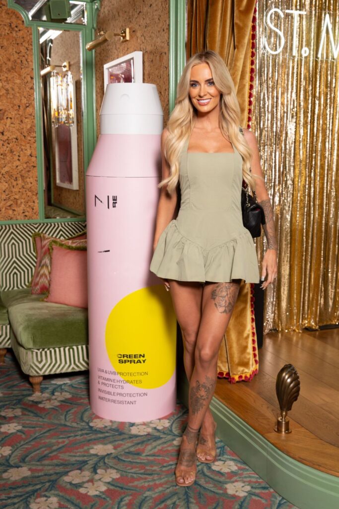 Leanne Quigley Shines Bright at London's Buzziest Summer Bash 53741