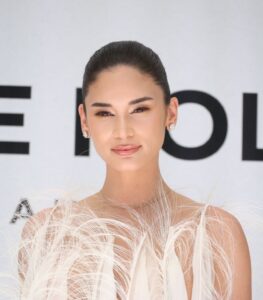 Pia Wurtzbach Makes Her Ethereal Feathers Debut