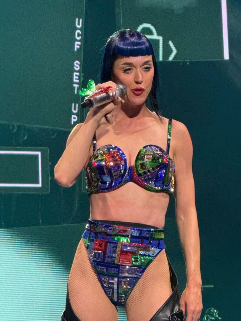 Katy Perry’s Dystopian Glamour Tour Hits Philly 2025 57273