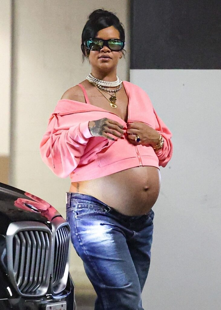 Rihanna: Shaping the Style Narrative with Unmatched Boldness Rihanna