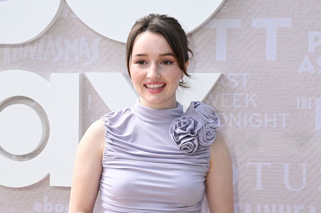Kaitlyn Dever’s Lavender Look at the HBO Max Emmy Nominee Celebration