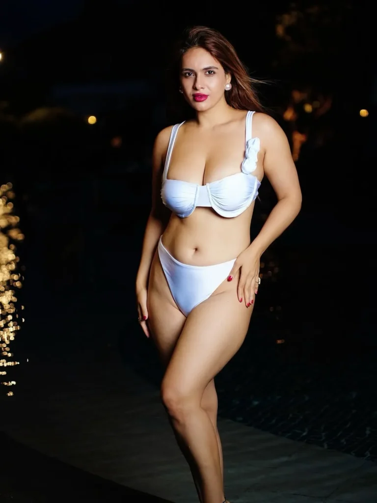 Why does Neha Malik feel uncomfortable with bold fashion? 60955