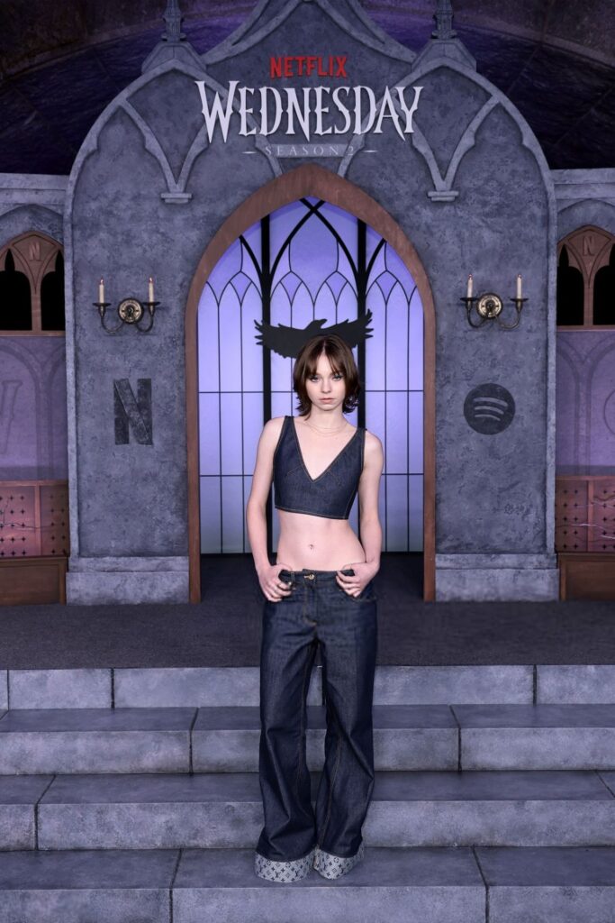 Emma Myers Unveils Urban Chic at “Wednesday” Graveyard Gala