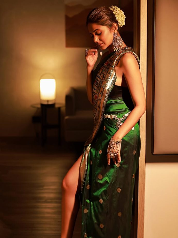 Jennifer Winget showcased how to make ethnic wear look