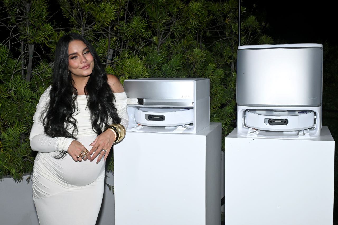 Vanessa Hudgens’s “At-Home” Glow-Up: The New Maternity Glamour