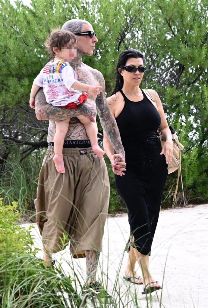 What is Kourtney Kardashian doing in Miami? What is Kourtney Kardashian doing in Miami?