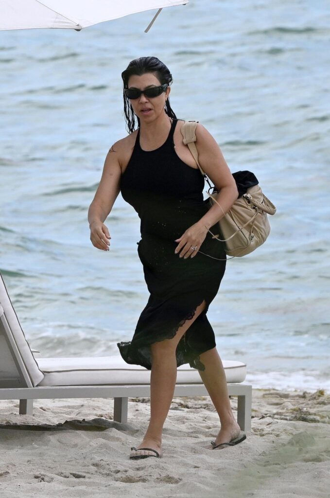 What is Kourtney Kardashian doing in Miami? What is Kourtney Kardashian doing in Miami?