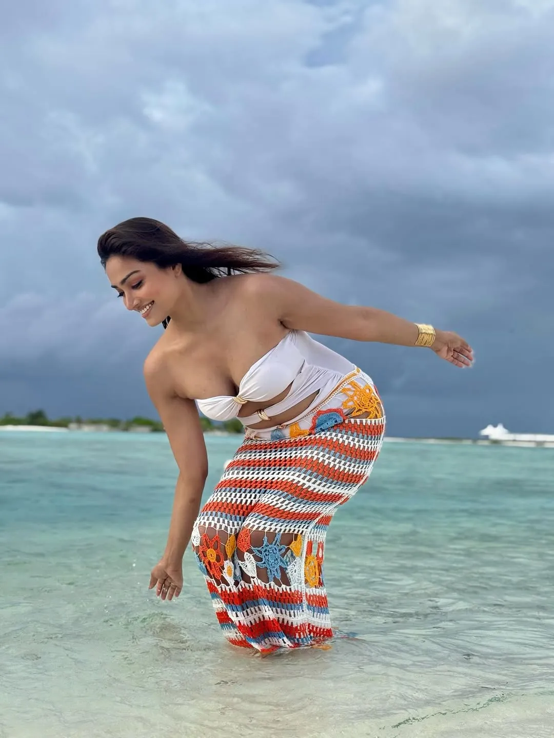 Aishwarya Devan Sets Beach Fashion Goals in White Outfit