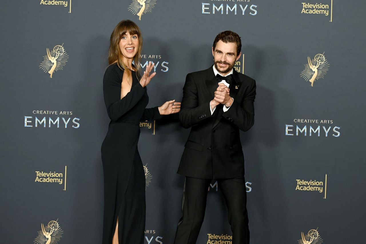 Alison Brie Wows in Dramatic Black Gown