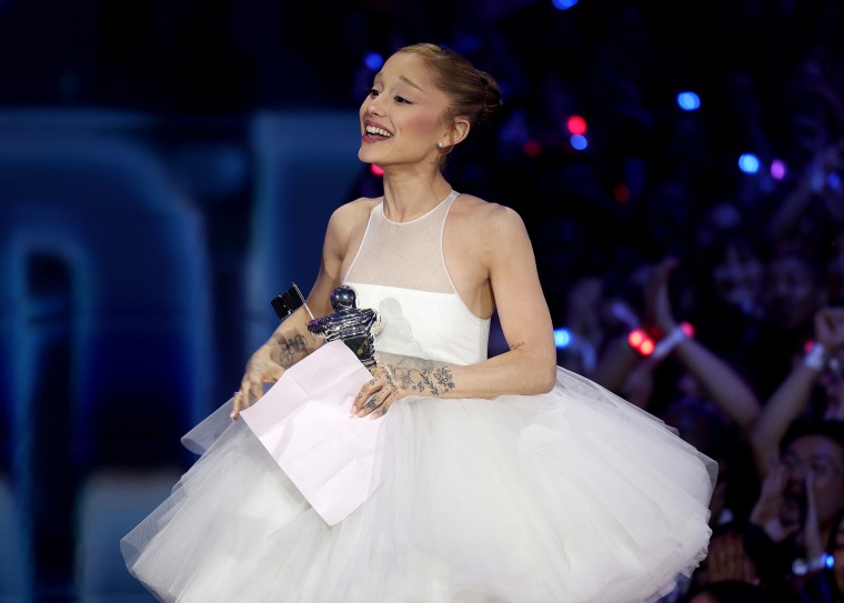 Ariana Grande Wins Video of the Year at 2025 MTV VMAs