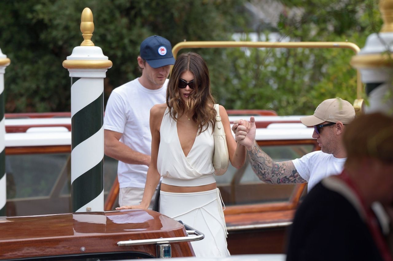 Kaia Gerber and Lewis Pullman redefined couple style at Venice