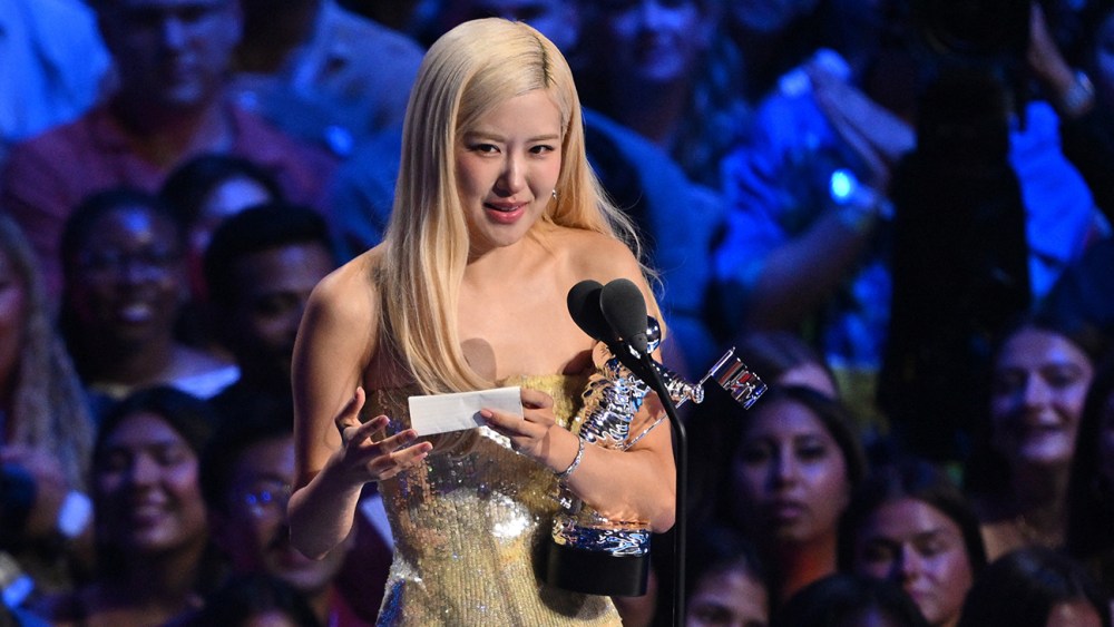 Rosé Wins Song of the Year at 2025 VMAs