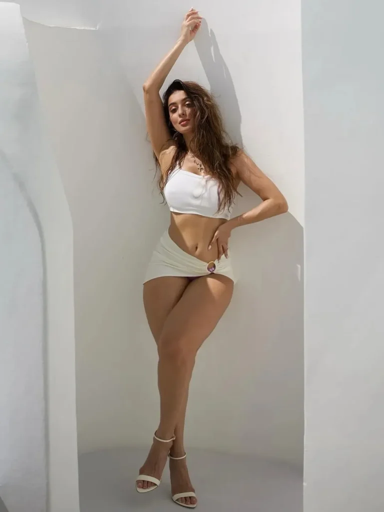 Aania Sharma commands attention with her magnetic presence Aania Sharma commands attention with her magnetic presence