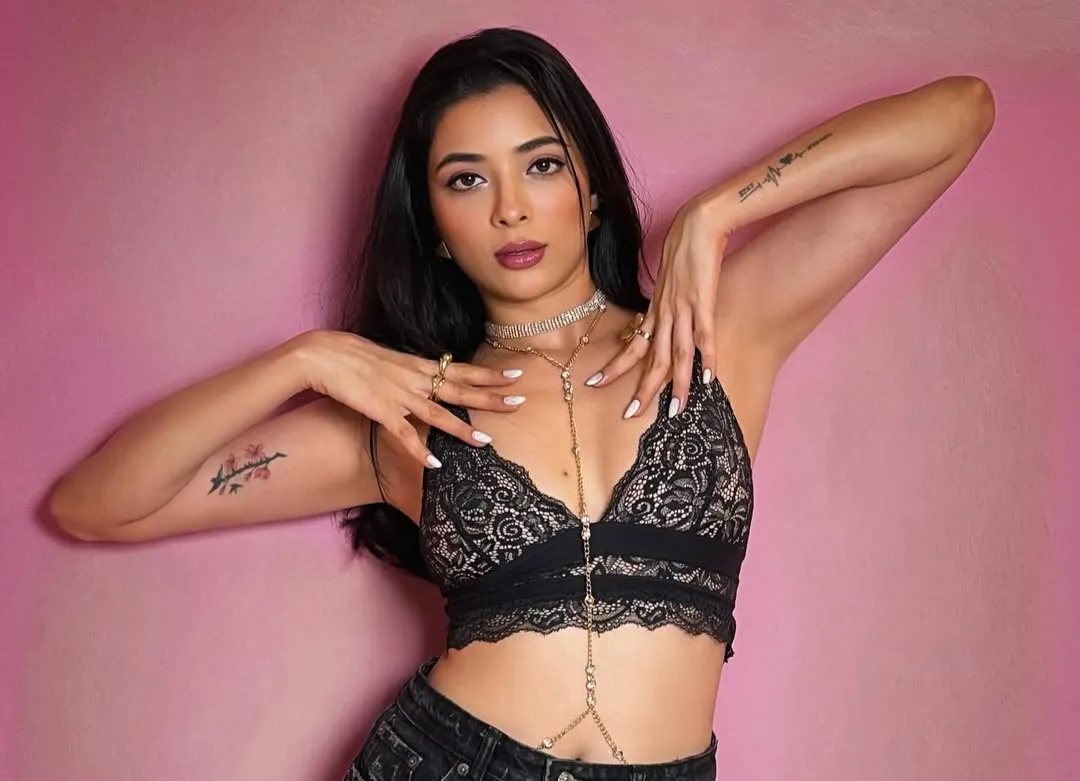 Afreen Alvi enthralls with her captivating aura Afreen Alvi enthralls with her captivating aura