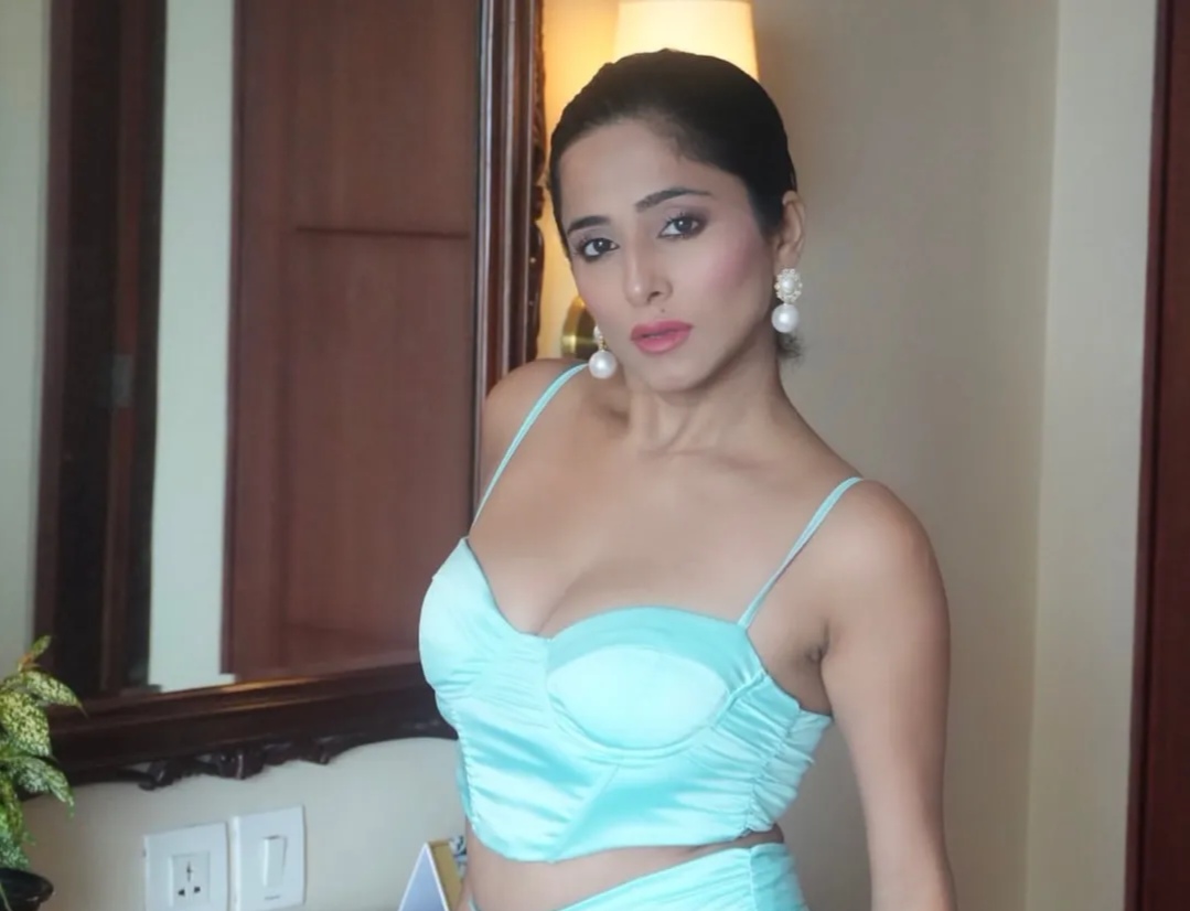 Kate Sharma effortlessly captivates with her new look