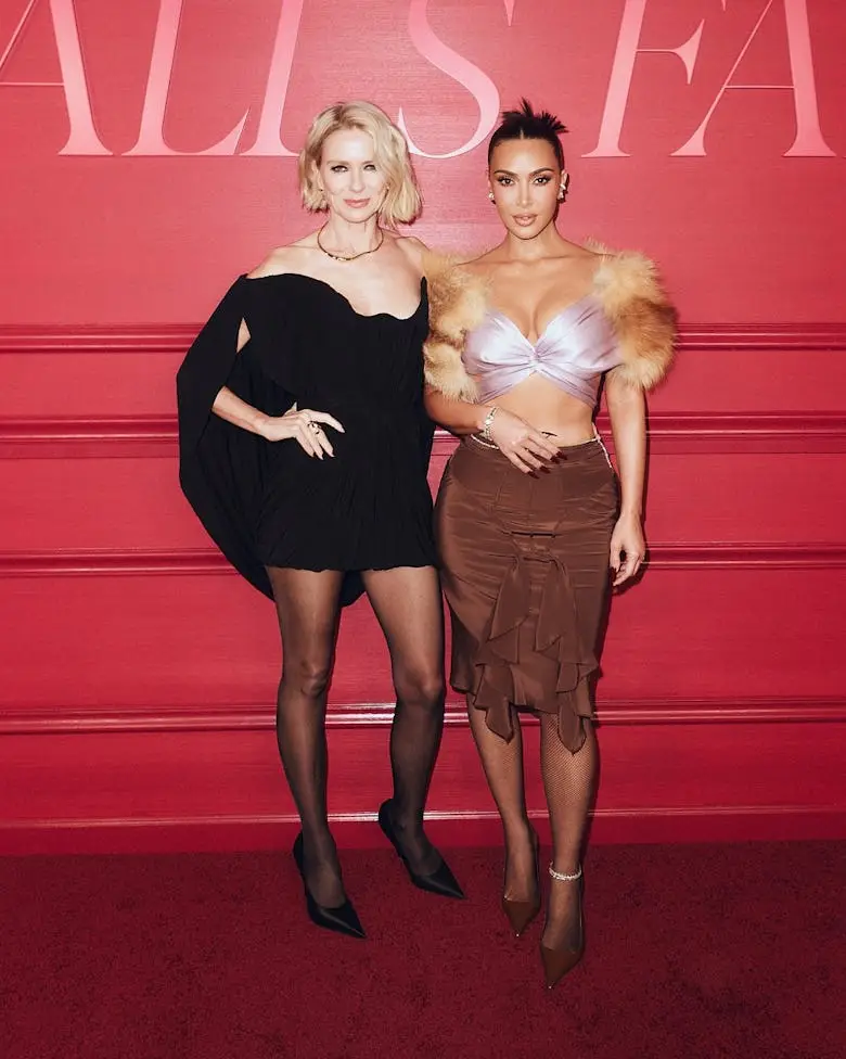 Kim Kardashian Put Her Signature Spin on This Season’s Hottest Color Combo Kim Kardashian Put Her Signature Spin on This Season’s Hottest Color Combo