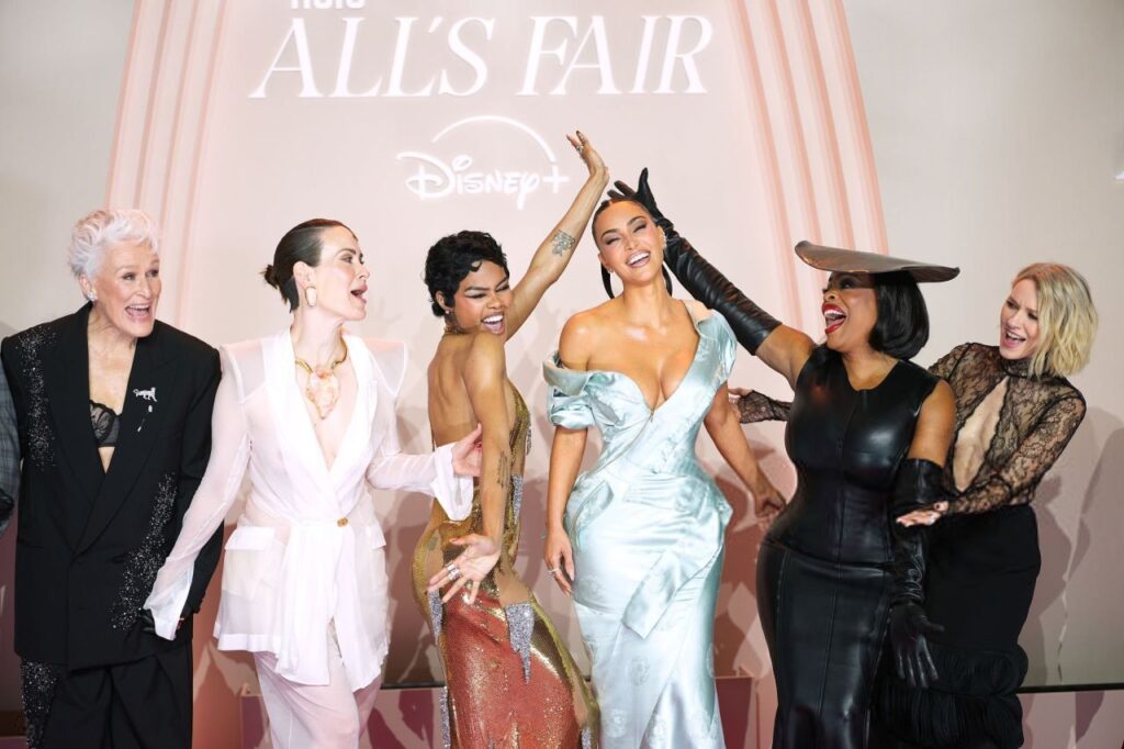 Kim Kardashian looks stunning in baby blue Dior Kim Kardashian looks stunning in baby blue Dior