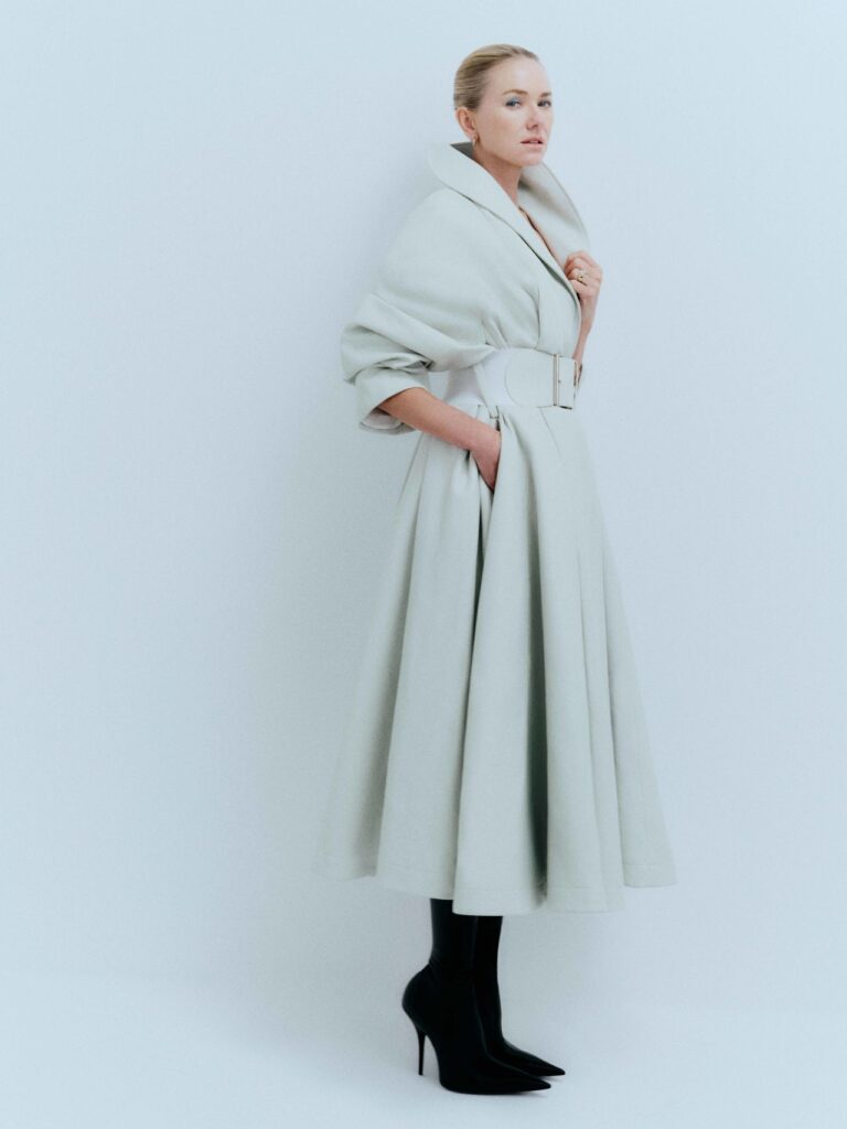 Naomi Watts Adopts Architectural Minimalism Naomi Watts Adopts Architectural Minimalism