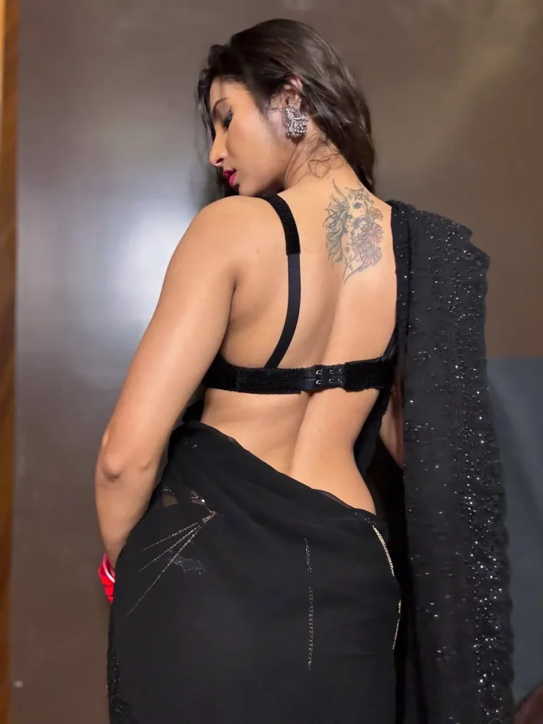 Shanu Dhekawa exemplifies bold elegance and confident glamour