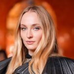 Sophie Turner Showcases Sculptural Edge at Louis Vuitton Fashion Show 2025_2