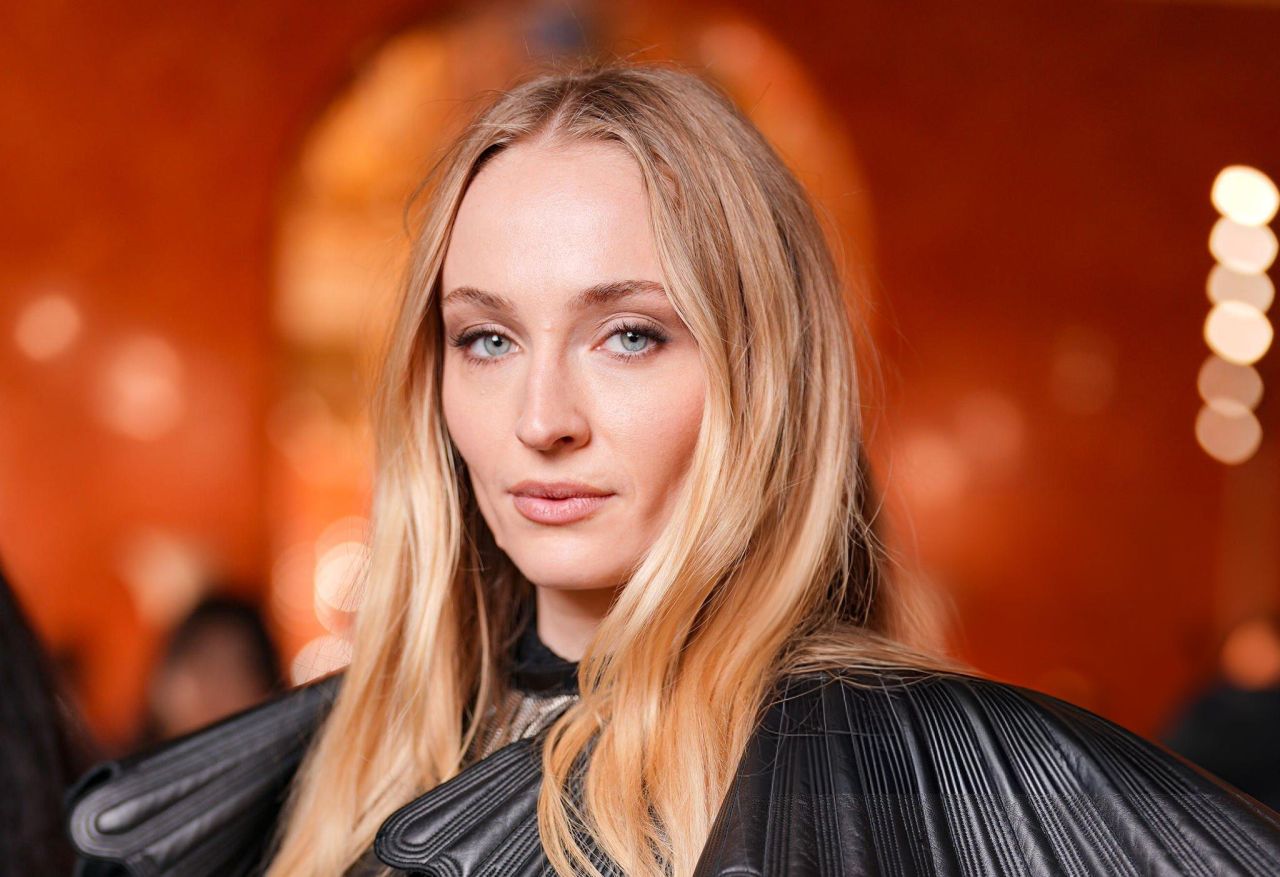 Sophie Turner Showcases Sculptural Edge at Louis Vuitton Fashion Show 2025